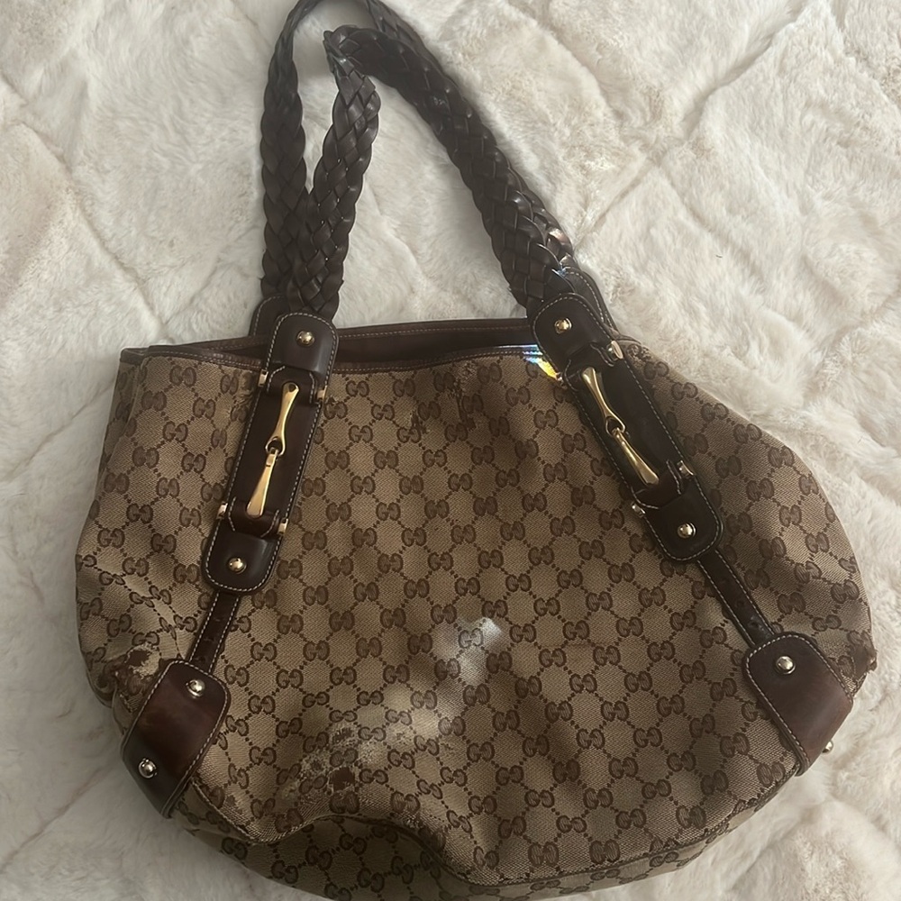 Authentic Gucci shoulder bag